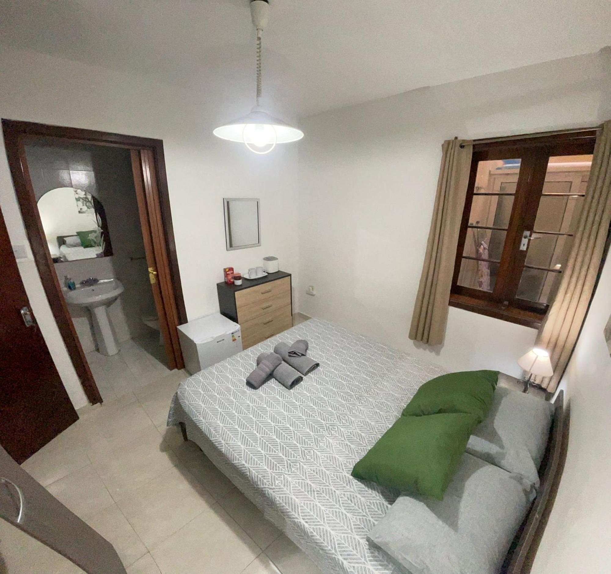 Amery R1 Sliema Esterno foto